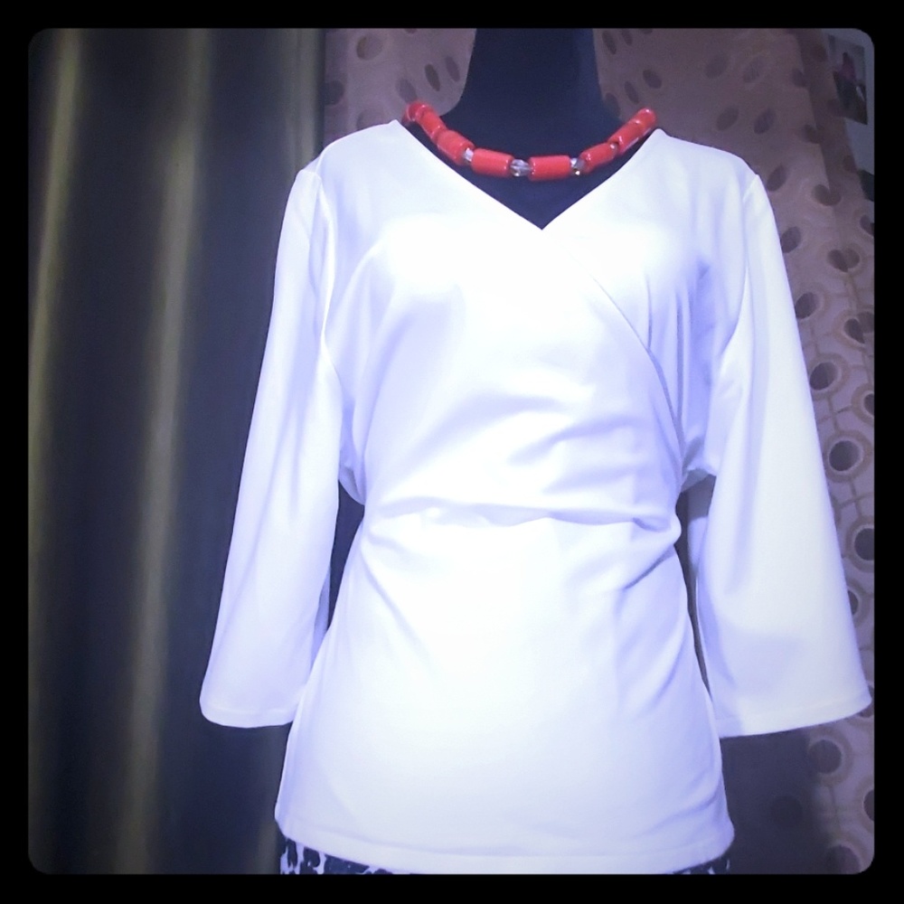 🛍💣Express White Top